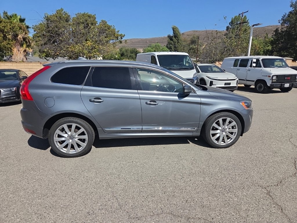 Used 2017 Volvo XC60 T5 Inscription w/ Preferred Option Package FWD image 6