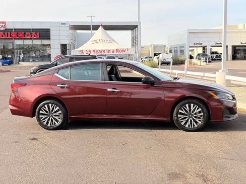 Certified 2024 Nissan Altima 2.5 SV FWD image 7