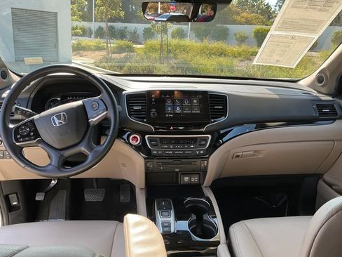 Certified 2019 Honda Pilot Touring image 12