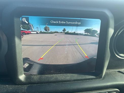 Used 2023 Jeep Gladiator Sport AWD/4WD image 12