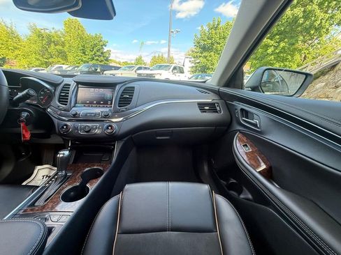 Used 2015 Chevrolet Impala LT FWD image 33