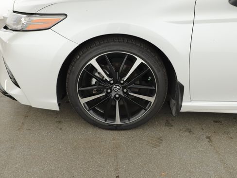 Used 2019 Toyota Camry XSE w/ Driver Assist Package FWD image 4