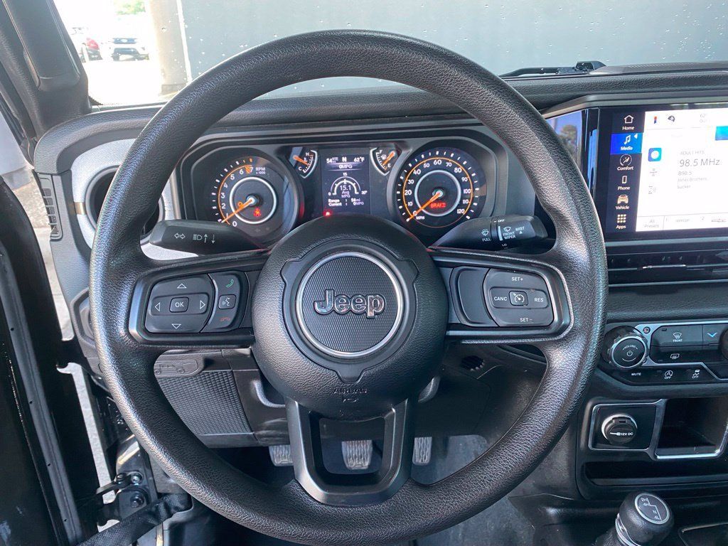 Used 2024 Jeep Gladiator Sport AWD/4WD image 18