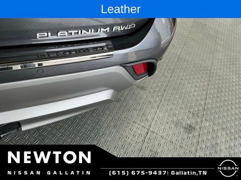 Used 2021 Toyota Highlander Platinum AWD/4WD image 5