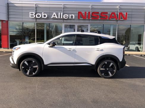 New 2026 Nissan Kicks SR w/ Cold Weather Package image 11