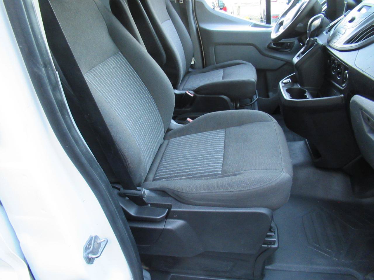 Used 2019 Ford Transit 150 130 Low Roof RWD image 19