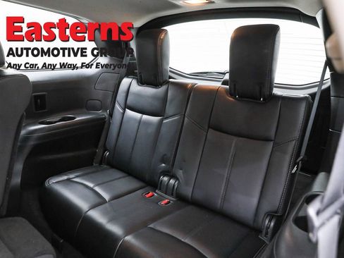 Used 2020 Nissan Pathfinder SL AWD/4WD image 30