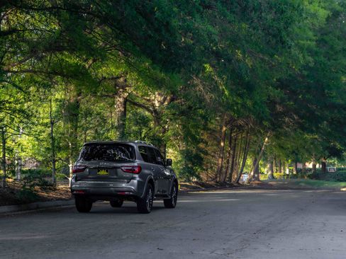 Used 2021 INFINITI QX80 Premium Select w/ All-Season Package RWD image 41