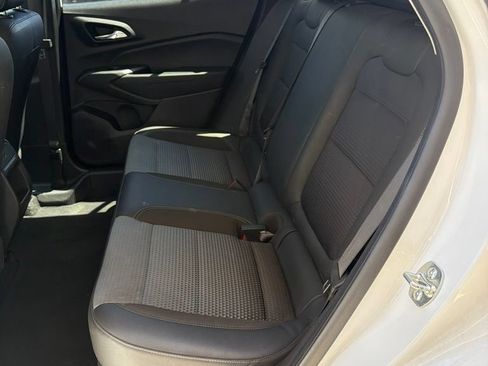 Used 2025 Chevrolet Trax LT FWD image 5
