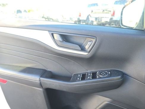 Used 2022 Ford Escape S image 6