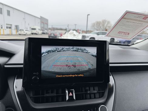 Certified 2023 Toyota Corolla Cross LE image 28