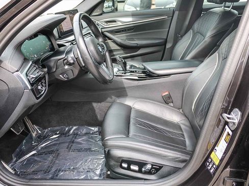 Used 2023 BMW M550i xDrive image 17