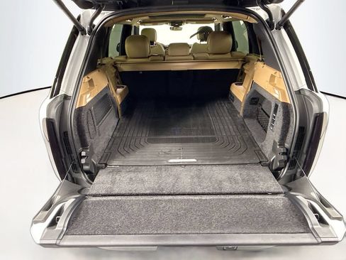 New 2026 Land Rover Range Rover Long Wheelbase SE AWD/4WD image 28