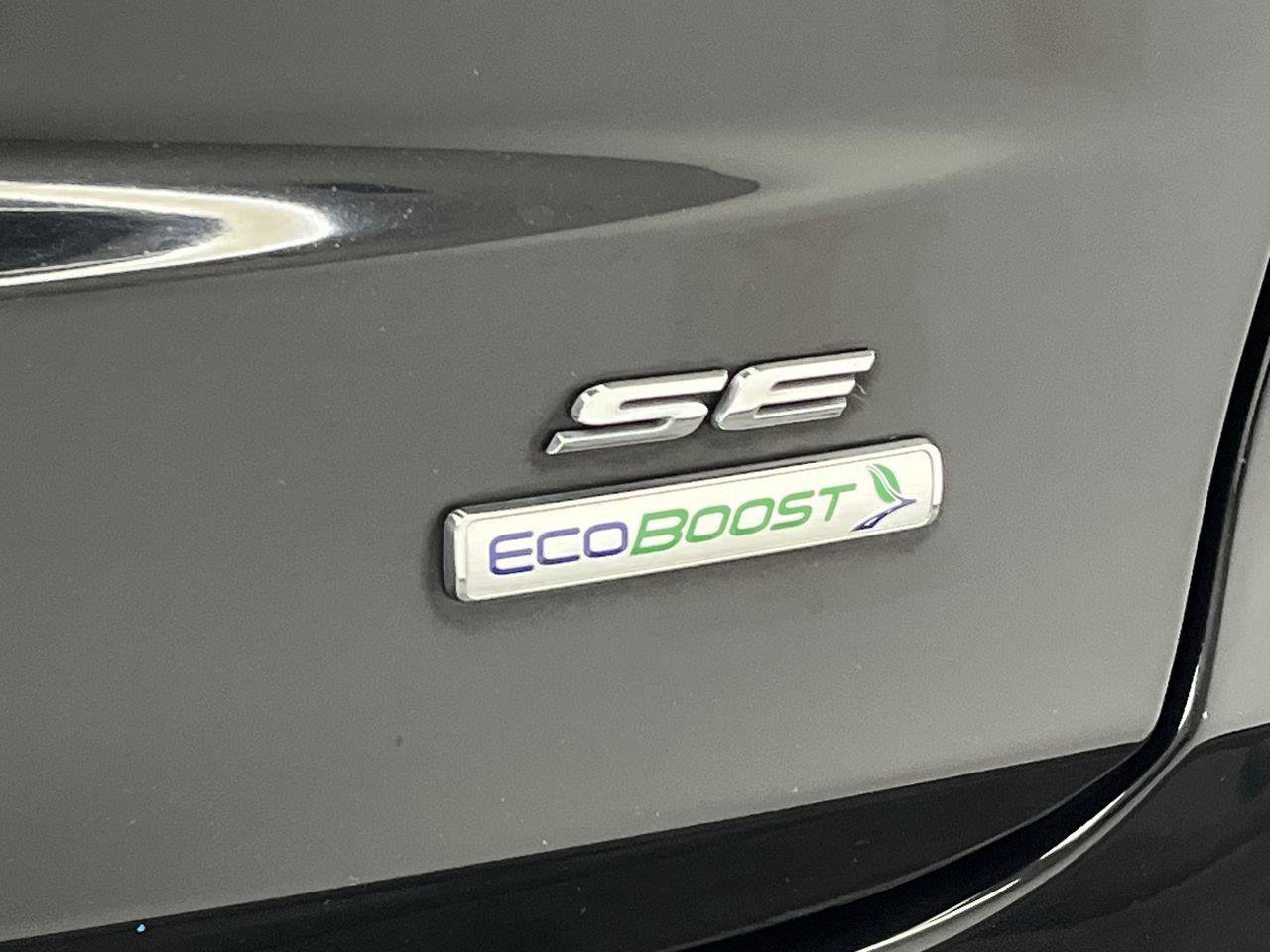 Used 2020 Ford Fusion SE FWD image 27