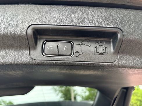Used 2023 Ford Explorer XLT w/ Equipment Group 202A AWD/4WD image 25