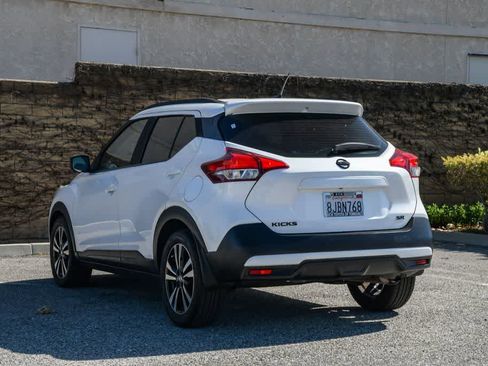 Used 2018 Nissan Kicks SR image 8