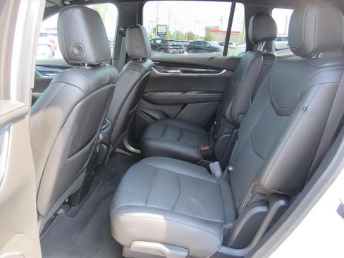 Used 2021 Cadillac XT6 Premium Luxury FWD image 23