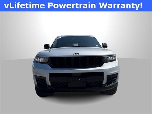 New 2025 Jeep Grand Cherokee L Altitude image 3