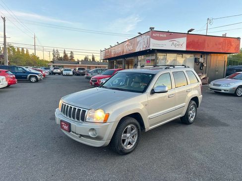 Used 2006 Jeep Grand Cherokee Overland image 4