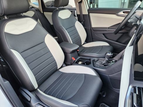 Certified 2025 Volkswagen Taos SEL w/ Black Wheel Plus Package image 15