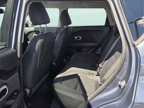 Used 2016 Kia Soul + FWD image 11