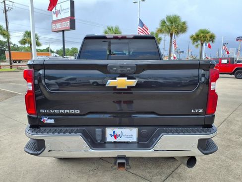 Used 2024 Chevrolet Silverado 2500 LTZ w/ LTZ Convenience Package AWD/4WD image 6