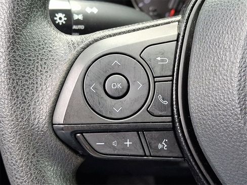 Used 2022 Toyota RAV4 XLE image 21