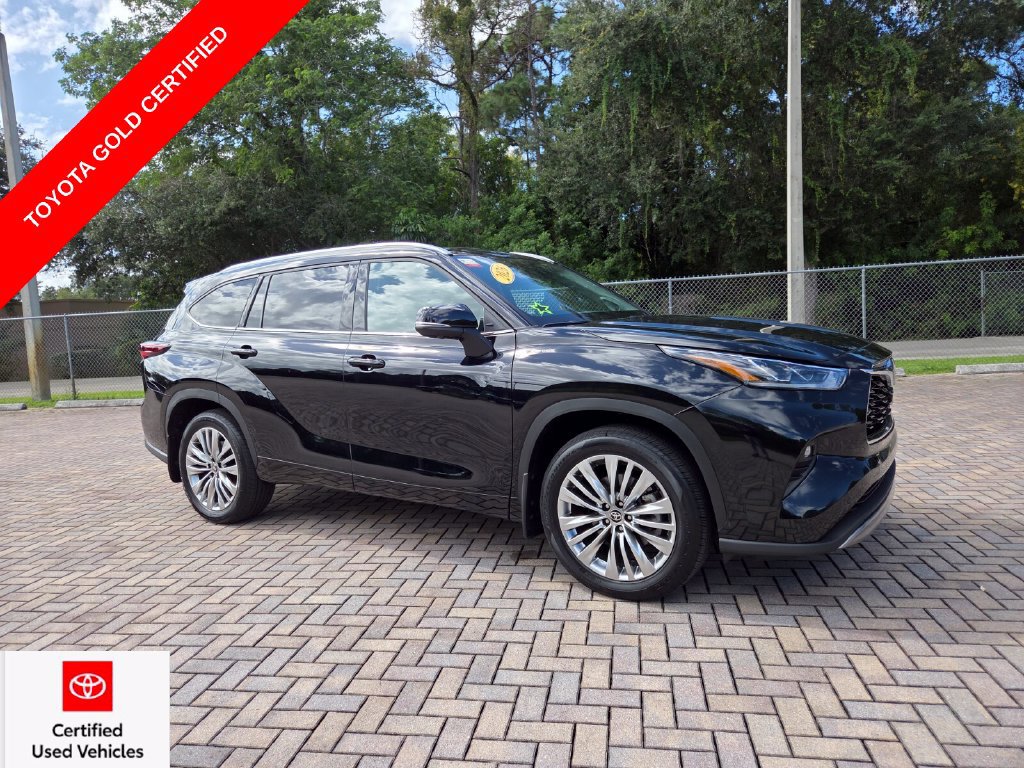 Certified 2026 Toyota Highlander Platinum AWD/4WD image 1