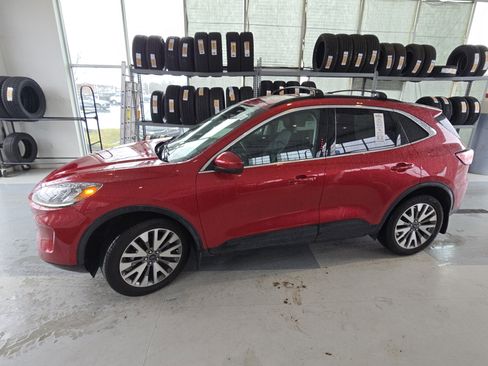 Used 2022 Ford Escape Titanium image 14
