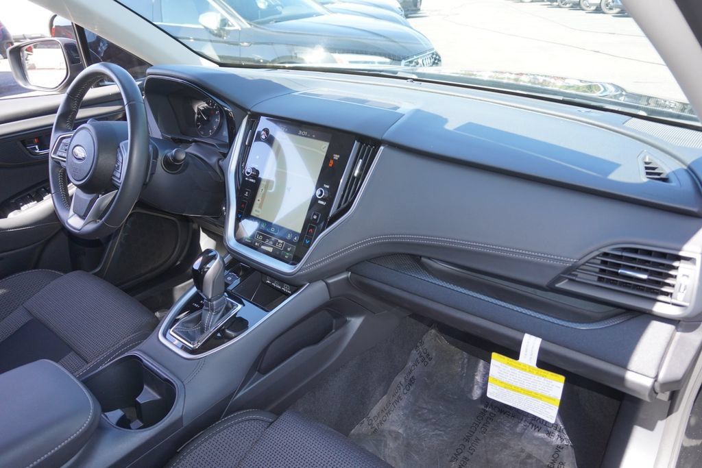 Used 2025 Subaru Outback Premium w/ Popular Package #1A AWD/4WD image 46