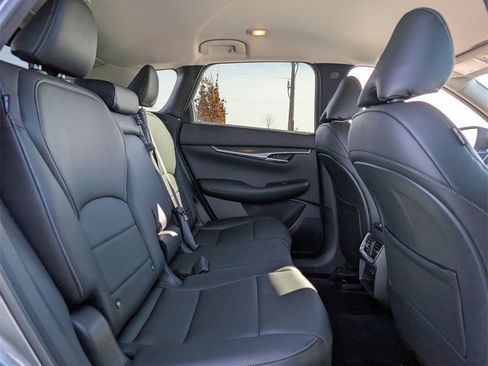Used 2025 INFINITI QX50 Pure image 19