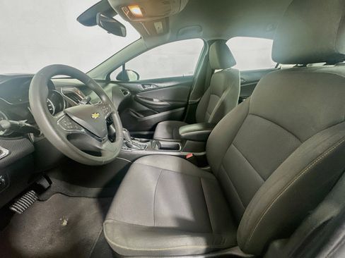 Used 2019 Chevrolet Cruze LS w/ LS Convenience Package FWD image 13