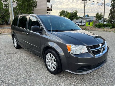 Used 2017 Dodge Grand Caravan SE w/ Power Window Group FWD image 5