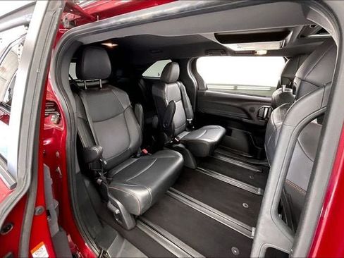 Used 2021 Toyota Sienna XSE w/ XSE Plus Package AWD/4WD image 19