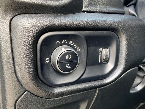 Used 2023 RAM 1500 Big Horn AWD/4WD image 70