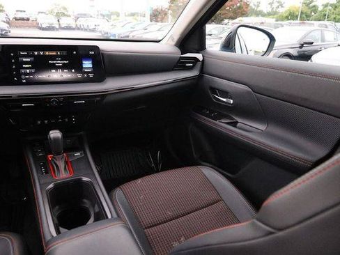 Certified 2025 Nissan Kicks SR FWD image 26