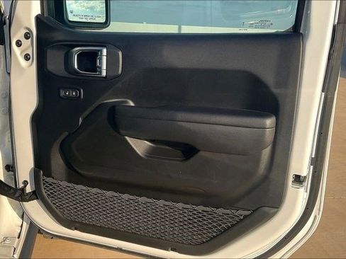 Used 2024 Jeep Wrangler Unlimited Rubicon image 29