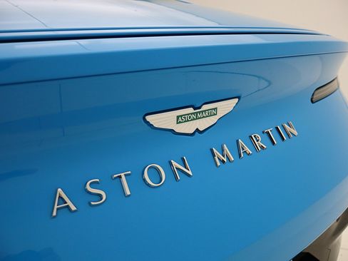 Used 2024 Aston Martin DB12 Coupe RWD image 17