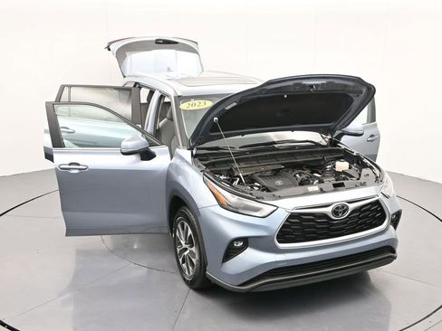 Used 2023 Toyota Highlander XLE image 30