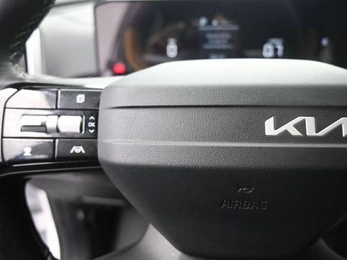 Used 2026 Kia Sorento LX FWD image 15