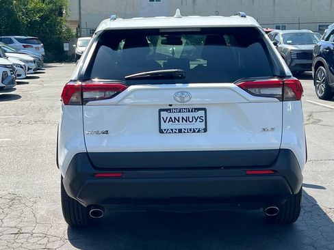 Used 2025 Toyota RAV4 XLE FWD image 6