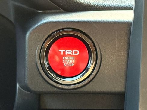 Used 2025 Toyota Tacoma TRD Sport AWD/4WD image 24