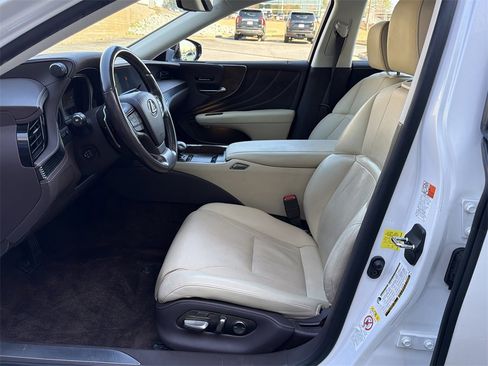 Used 2018 Lexus LS 500 image 9