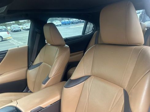 Used 2019 Lexus ES 350 Ultra Luxury w/ Accessory Package 2 image 8