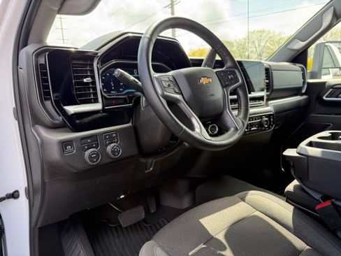 Used 2025 Chevrolet Silverado 3500 LT w/ Safety Package AWD/4WD image 16