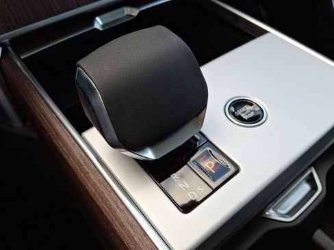 New 2026 Land Rover Range Rover SE image 12