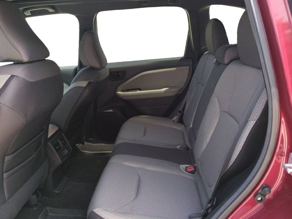 Used 2026 Subaru Forester Premium AWD/4WD image 15