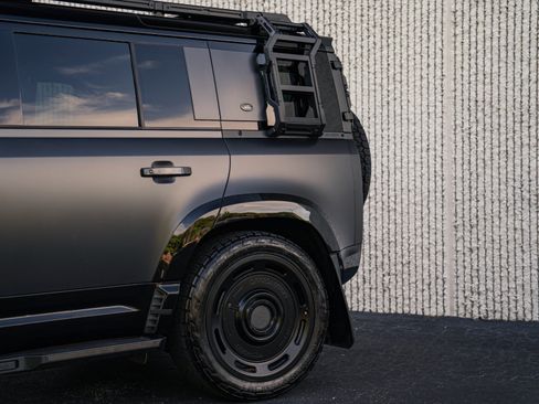 Used 2021 Land Rover Defender 110 X AWD/4WD image 22