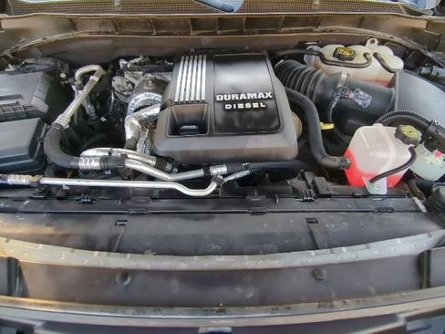 Certified 2022 Chevrolet Suburban LT image 31