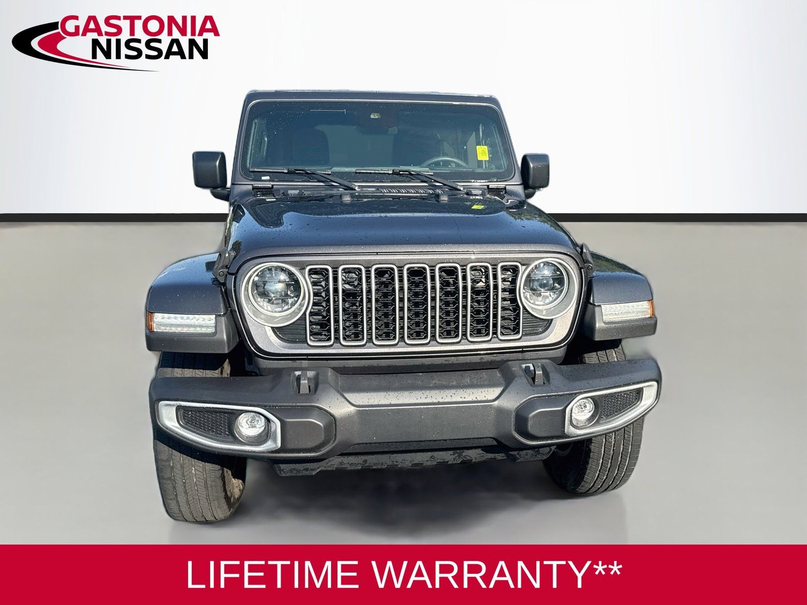 Used 2025 Jeep Wrangler Unlimited Sahara AWD/4WD image 2